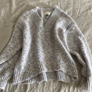 Universal Thread V neck knit sweater
